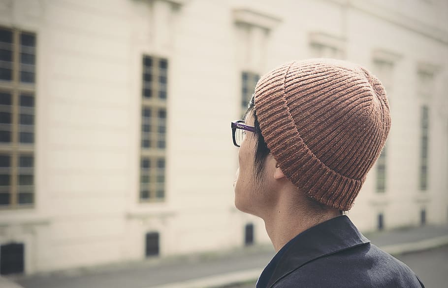 people, man, guy, hat, beanie, eyeglasses, alone, headshot HD wallpaper