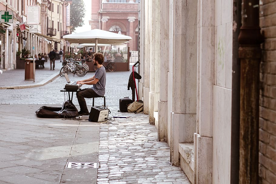 man playing keyboard on sidewalk, real people, architecture, sitting HD wallpaper
