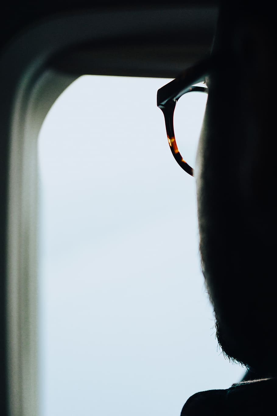 man wearing eyeglasses, human, person, mirror, car mirror, window HD wallpaper