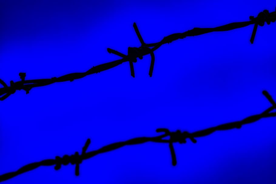 wire, barbed wire, rust, piercing, prison, horseshoe, hat, sun hat HD wallpaper