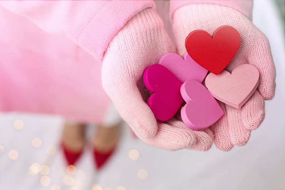 valentine's day, hearts, hands holding, love, romantic, romance, HD wallpaper