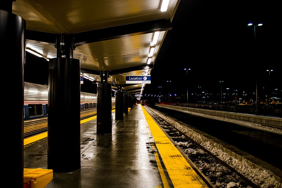 Trail Track Near Waiting Shed, architecture, city, dark, evening HD wallpaper