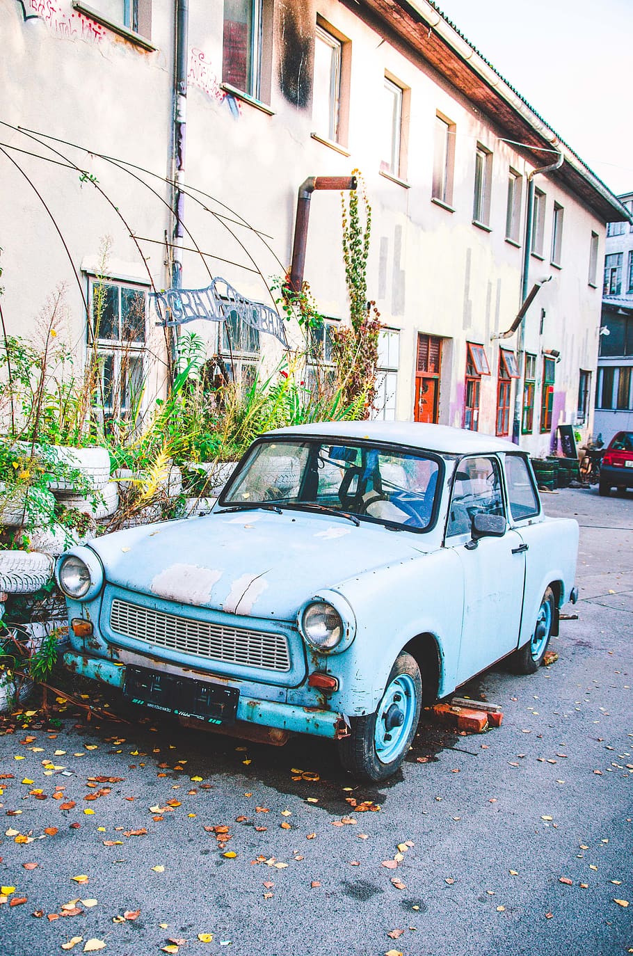 white sedan, vehicle, car, automobile, transportation, windshield HD wallpaper