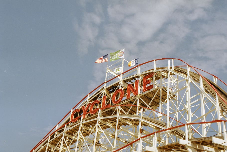 white and red roller coaster during daytime, amusement park, theme park HD wallpaper