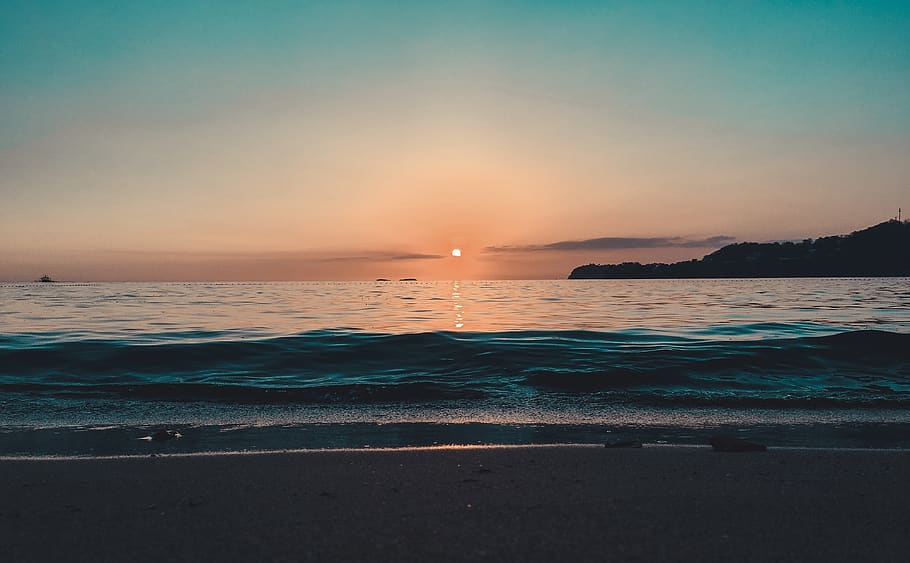 Beach Under Golden Hour, clouds, evening, landscape, ocean, reflection HD wallpaper