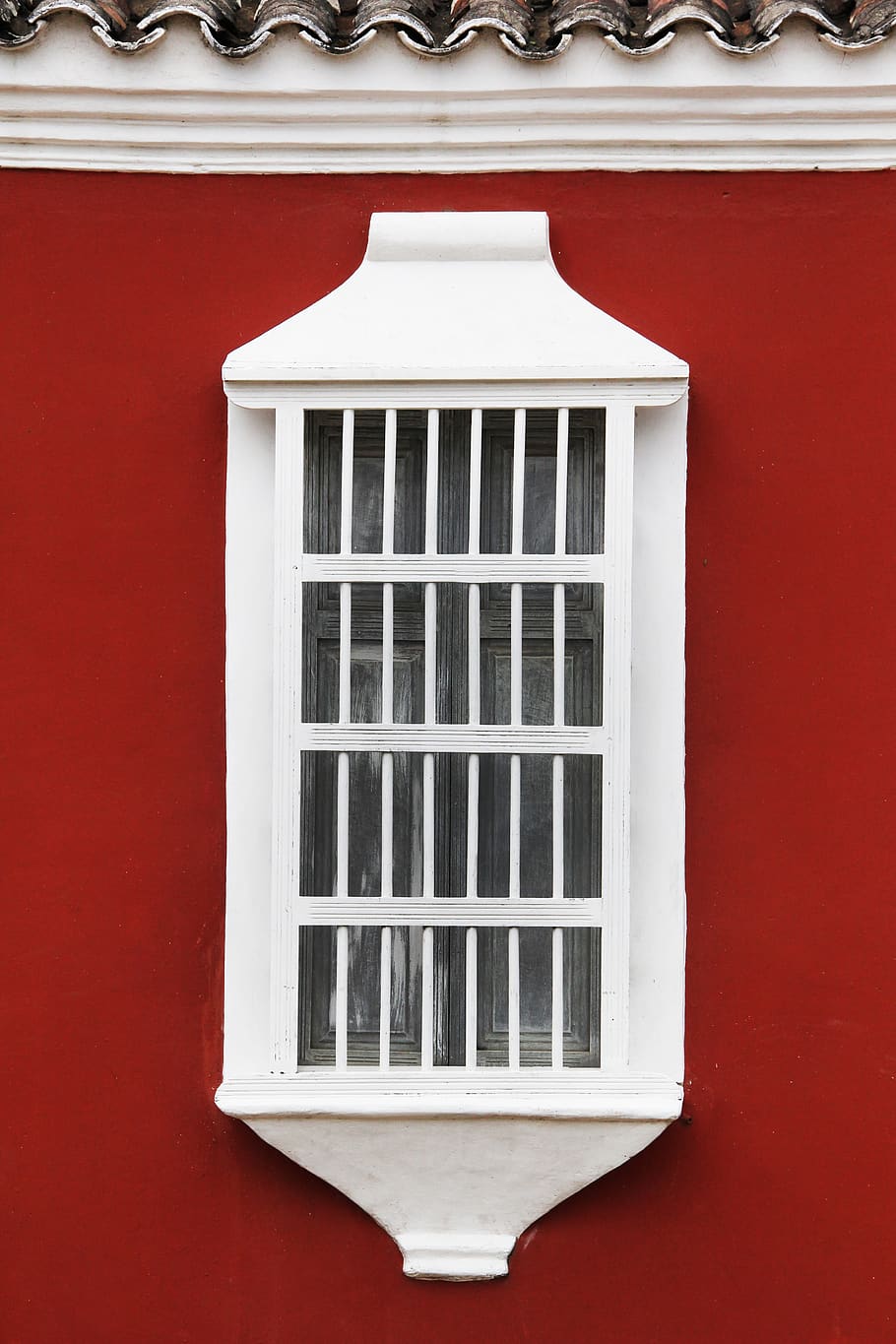 White Wooden Window Pane, wall, red, architecture, building exterior HD wallpaper