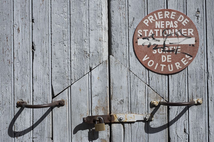 graffiti, red, wood, gate, french, texture, door, sign, wood - material HD wallpaper