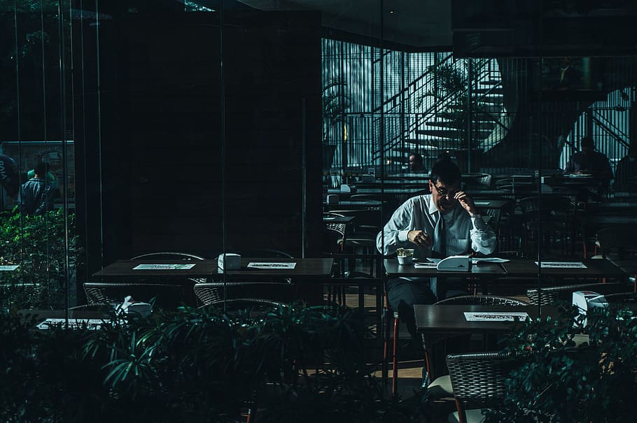 people, man, dark, shadow, alone, office, work, formal, real people HD wallpaper