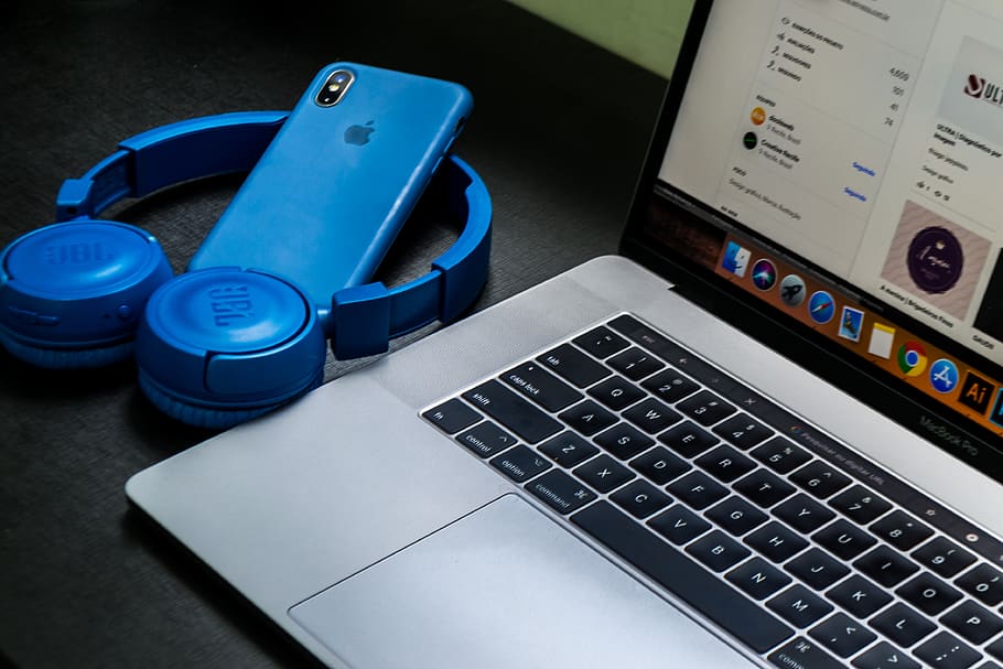 Macbook Pro Beside Blue Wireless Headphones, connection, data, HD wallpaper