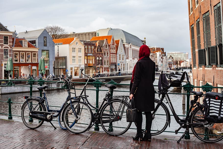 Black and Red Standard Motorcycle, architecture, bicycles, bridge, HD wallpaper