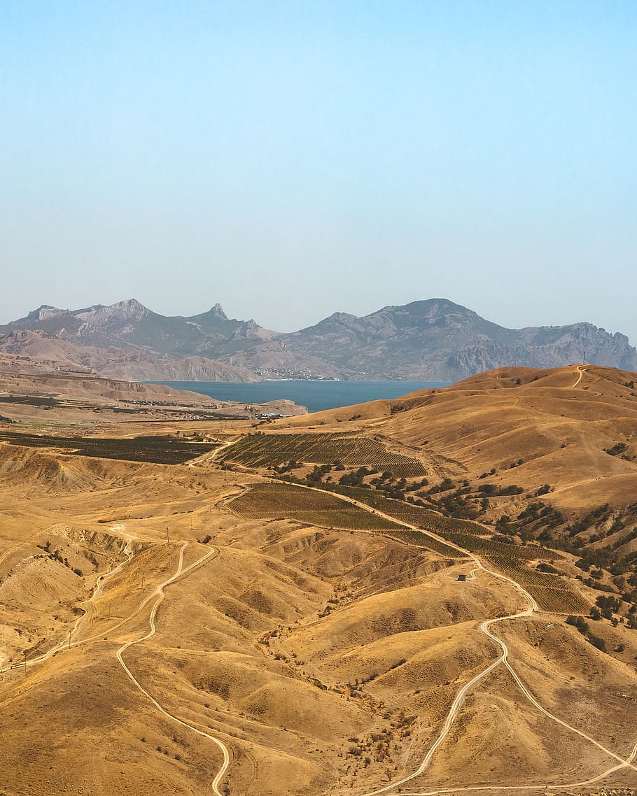 brown mountain under blue sky, nature, outdoors, countryside HD wallpaper