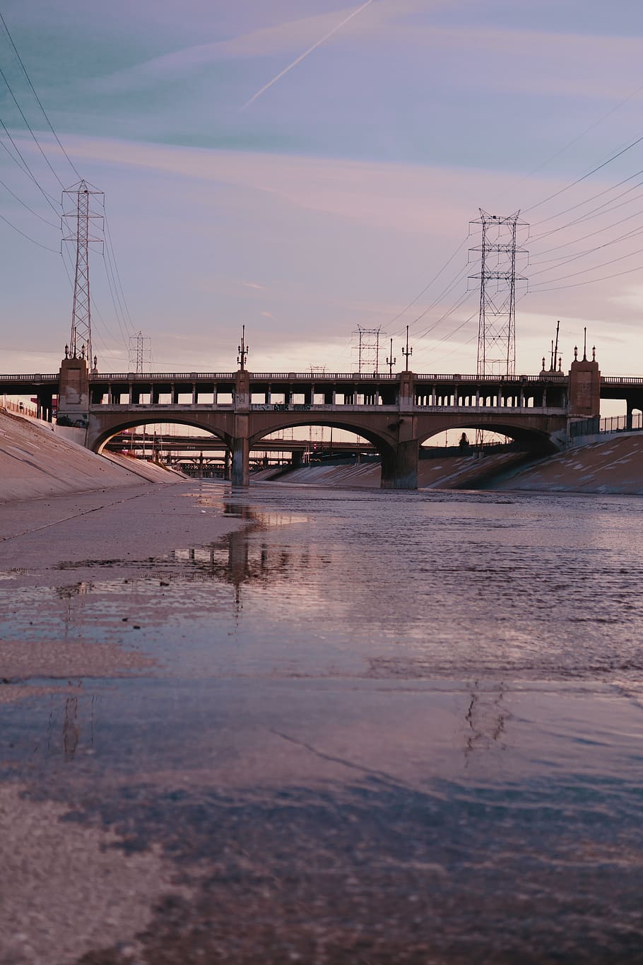 brown bridge during daytime, building, architecture, water, outdoors HD wallpaper