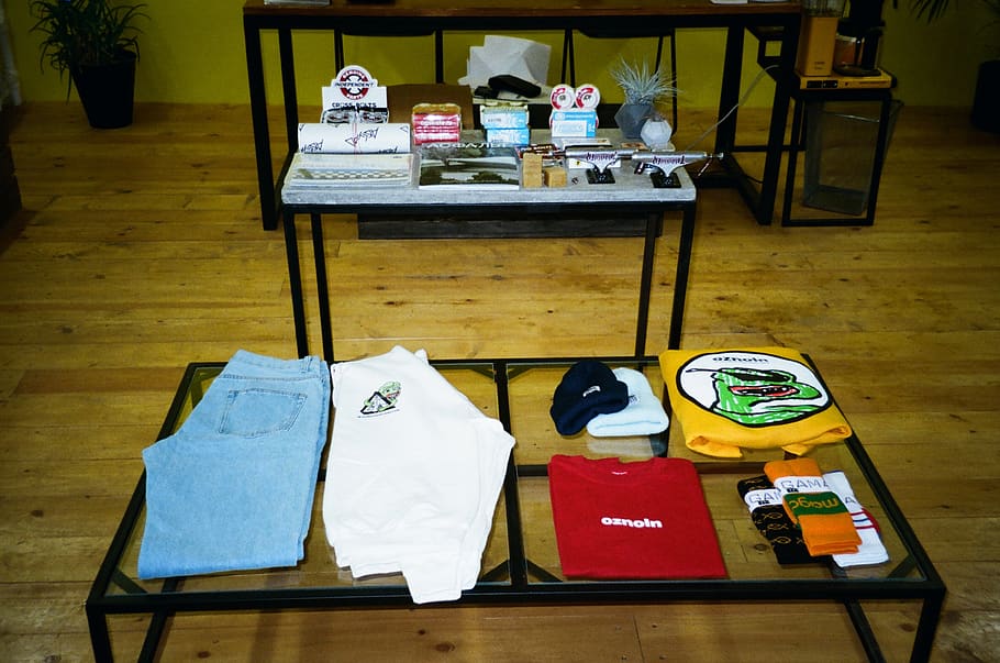 Black Metal Framed Table, beanie, business, clothes, design, display HD wallpaper