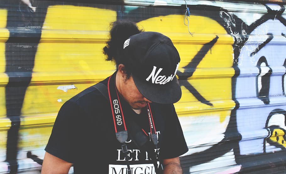 man, men, wear, hat, gap, background, graffiti, color, colorfull HD wallpaper