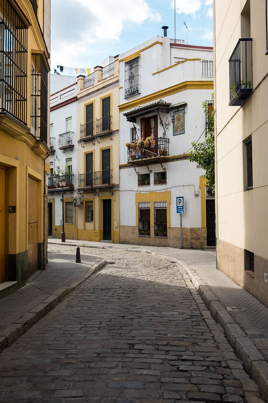 gray road between buildings, architecture, built structure, building exterior HD wallpaper