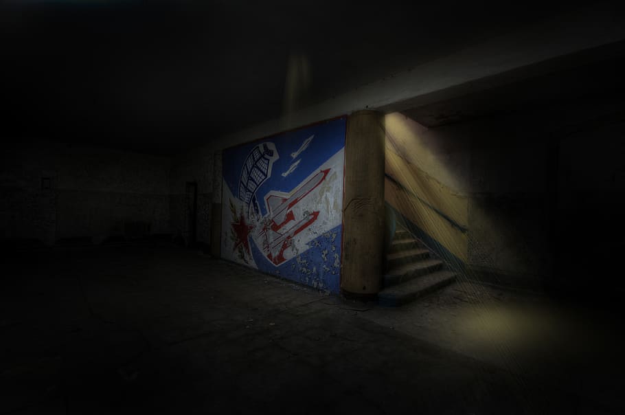 white and red plane painted wall, dark, architecture, graffiti HD wallpaper