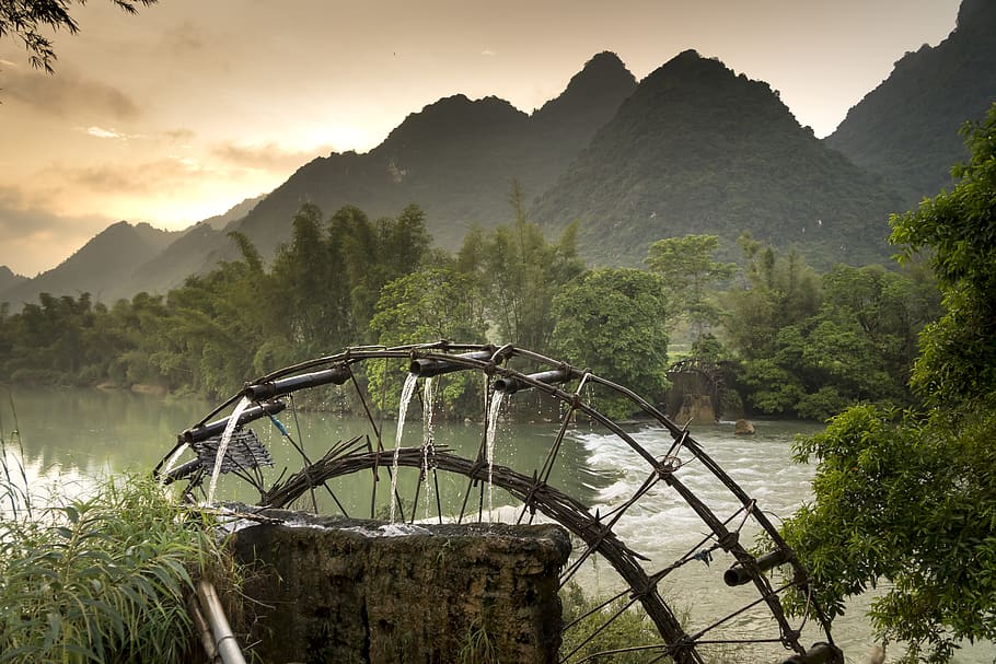 Water Wheel by the River, backlit, cascade, countryside, dawn HD wallpaper