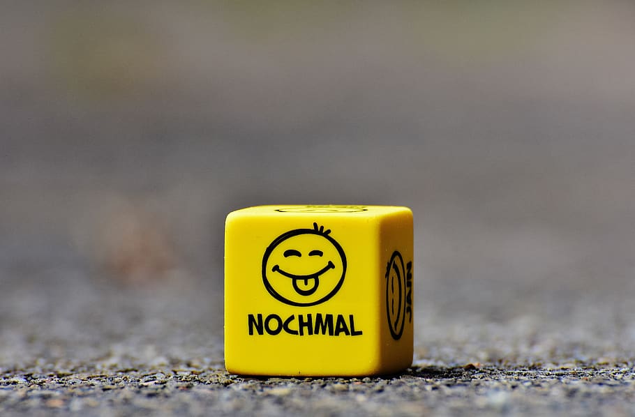 Yellow Die, blur, color, cube, emotion, faces, funny, mood, smiley HD wallpaper