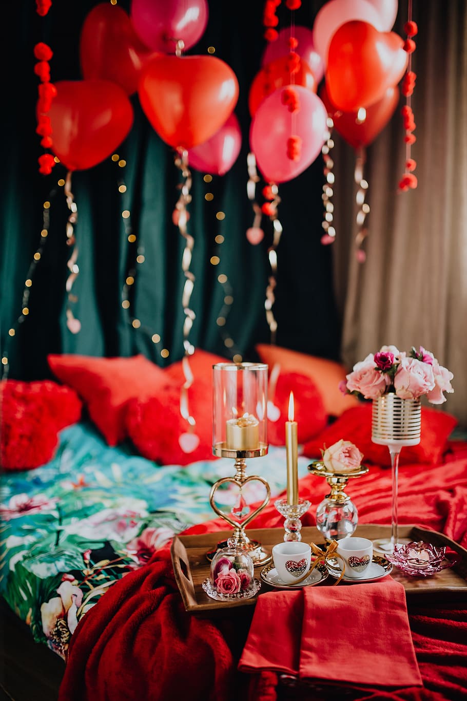 Valentine's Day Breakfast in Bed, lovely, romantic, romance, red, HD wallpaper