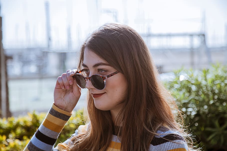 She glasses