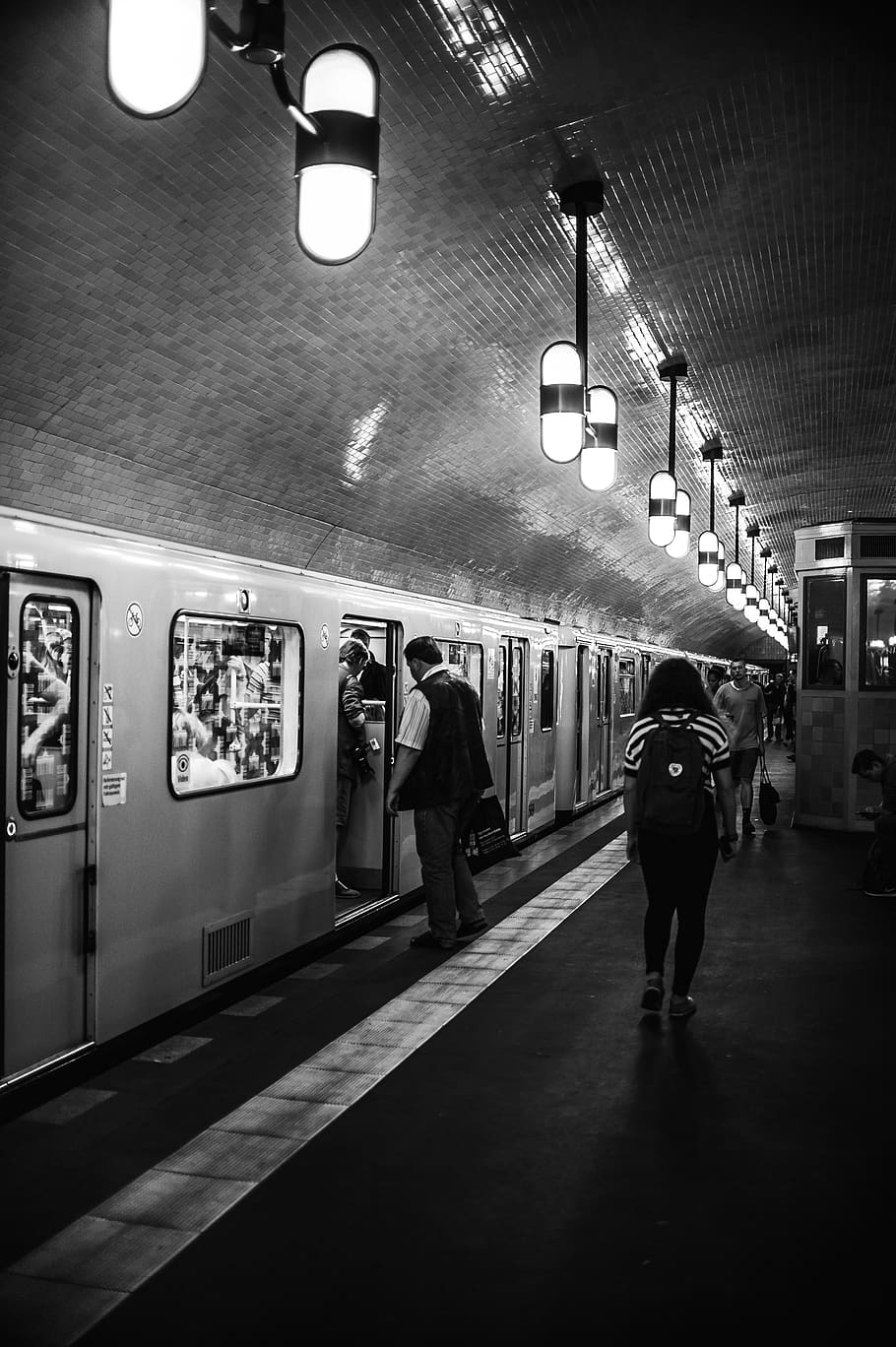 berlin, germany, trainstation, rail, railway, hallway, night HD wallpaper