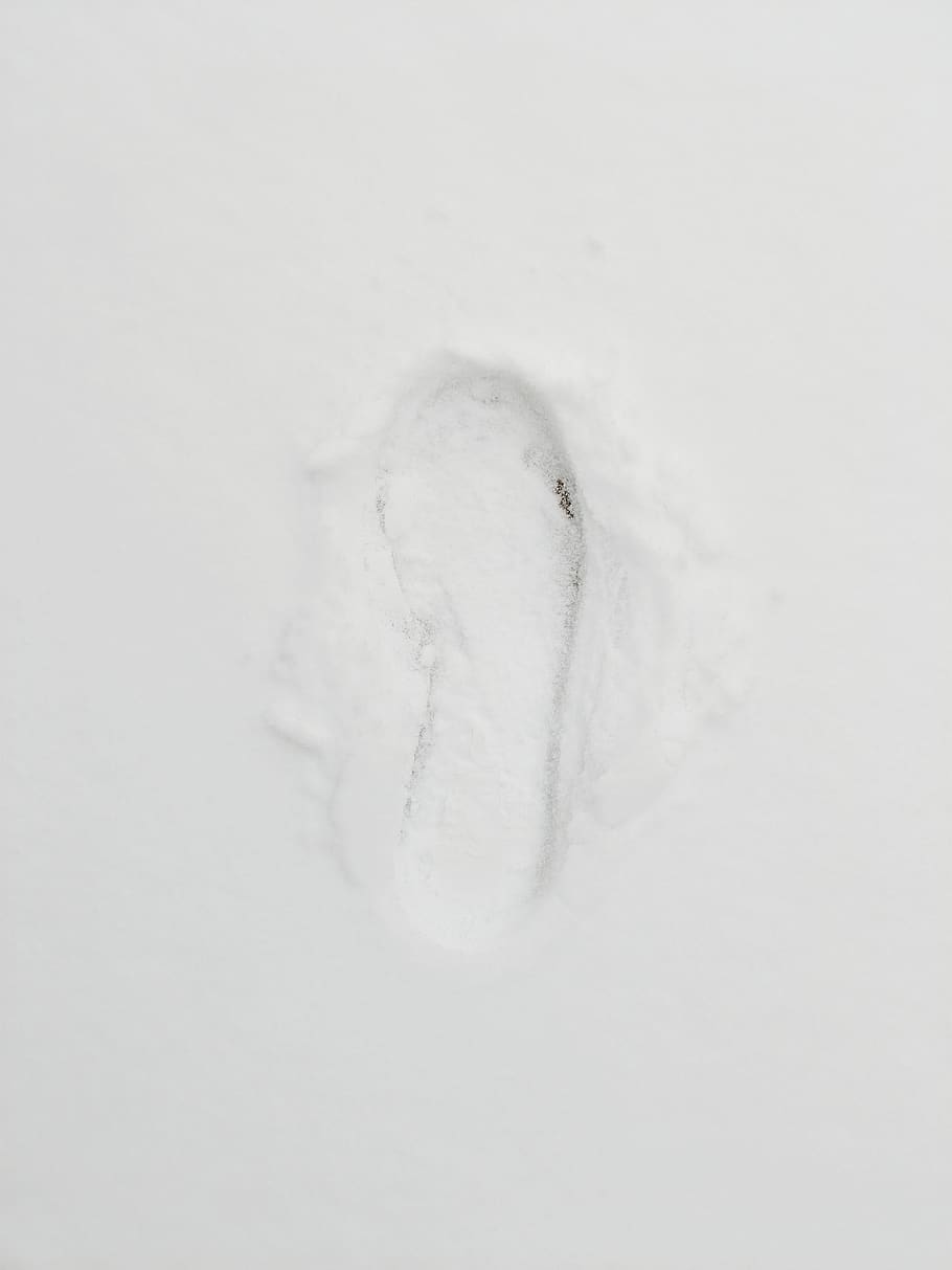 snow, footprint, winter, cold, snowstorm, snowfall, snowing HD wallpaper