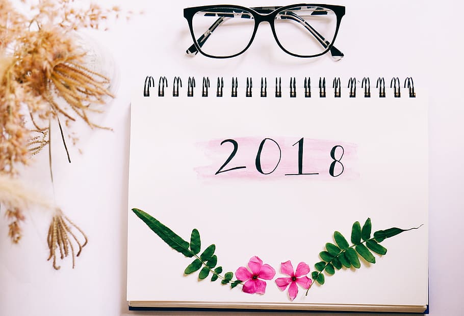 White 2018 Spiral Calendar, art, design, eyeglasses, eyewear HD wallpaper