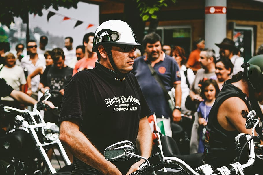 audience-biker-black-shirt-blur.jpg