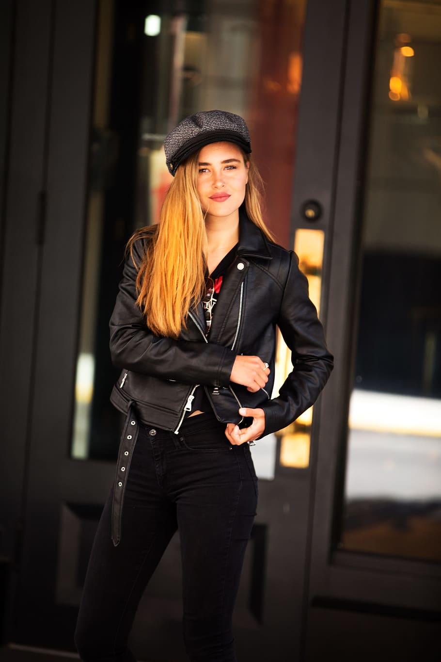 Woman Wearing Jacket and Jeans, attractive, beautiful, black leather jacket HD wallpaper