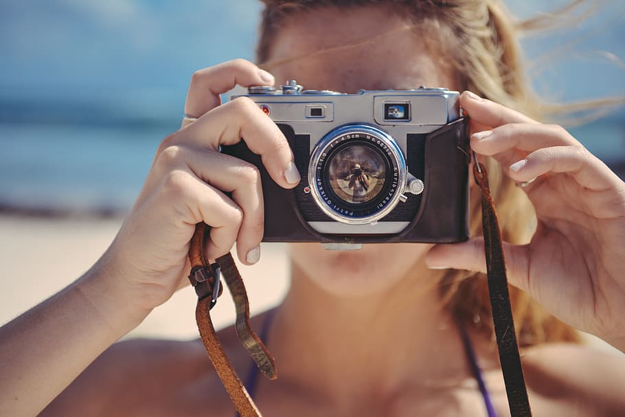 Woman Using Gray and Black Dslr Camera, beach, hobby, holiday HD wallpaper