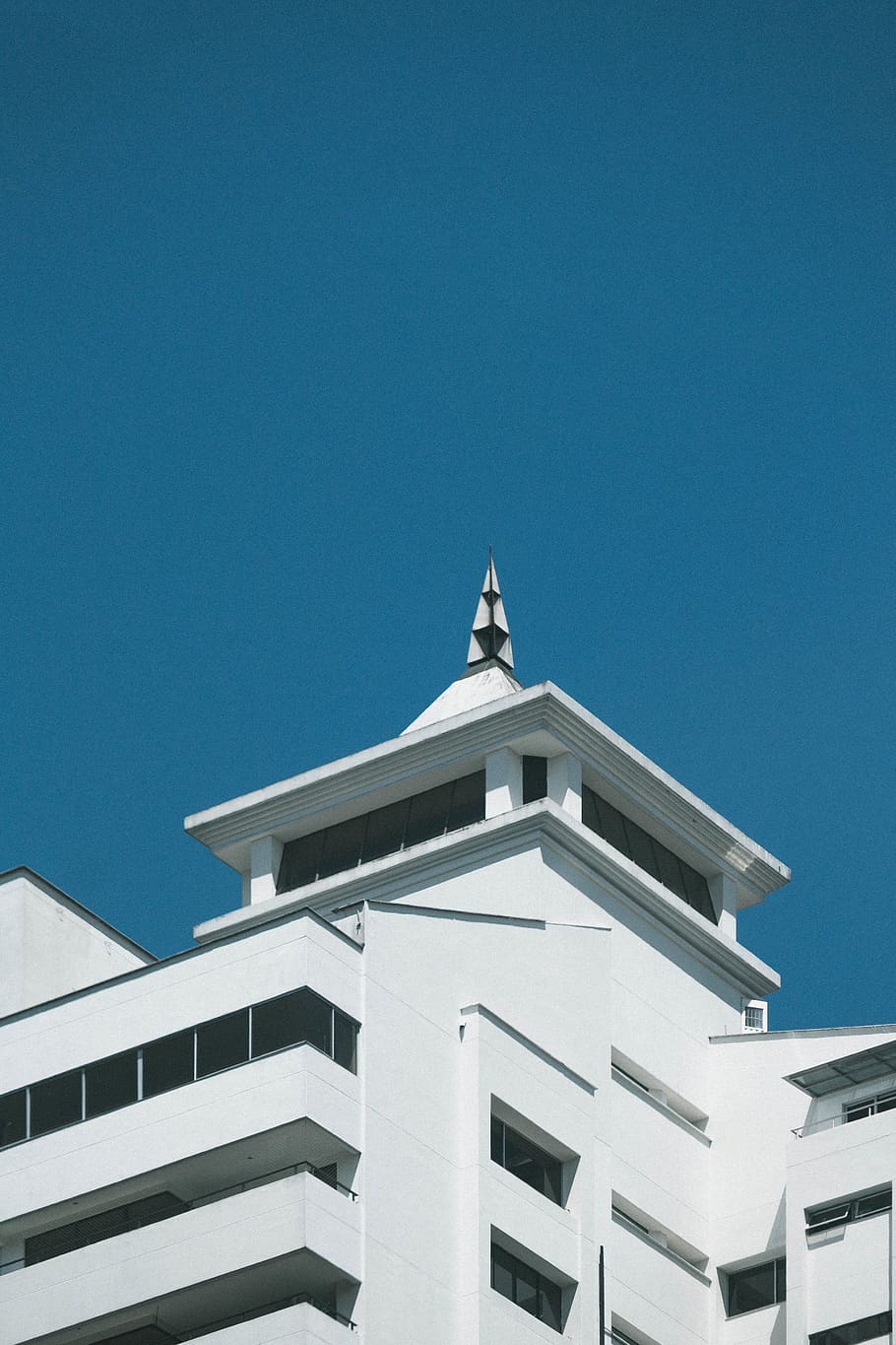 white concrete building, housing, architecture, office building HD wallpaper