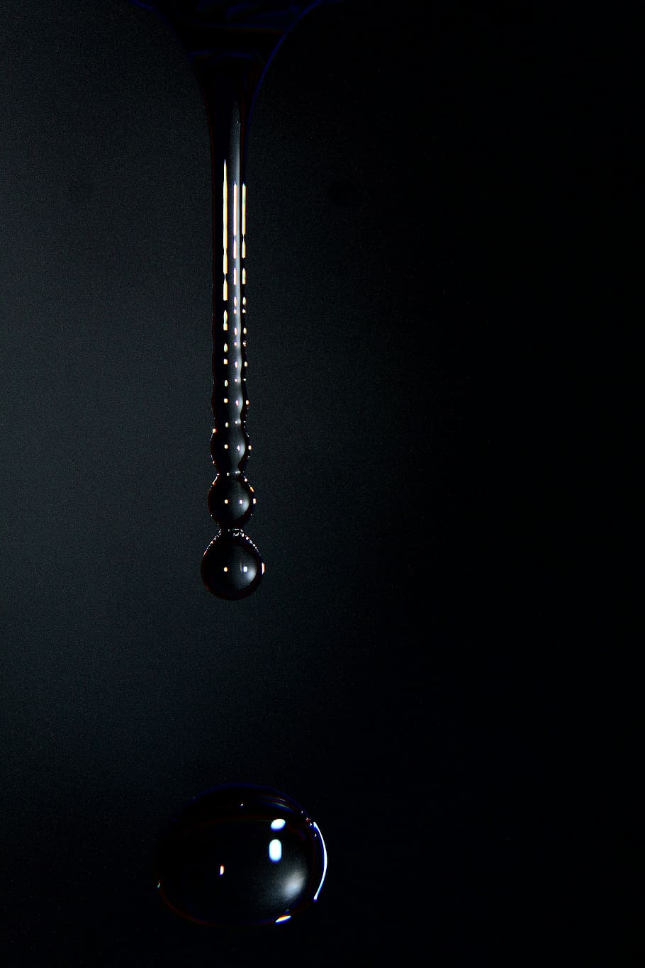 water droplets, wet, liquid, raindrops, fluid, flow, black background, HD wallpaper