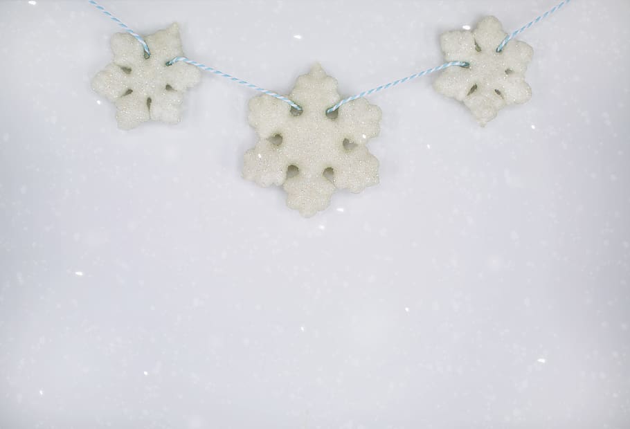 snowflakes, winter, background, text space, border, poster HD wallpaper