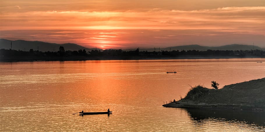 dusk, mekong, river, sunset, fishing boats, water, evening HD wallpaper