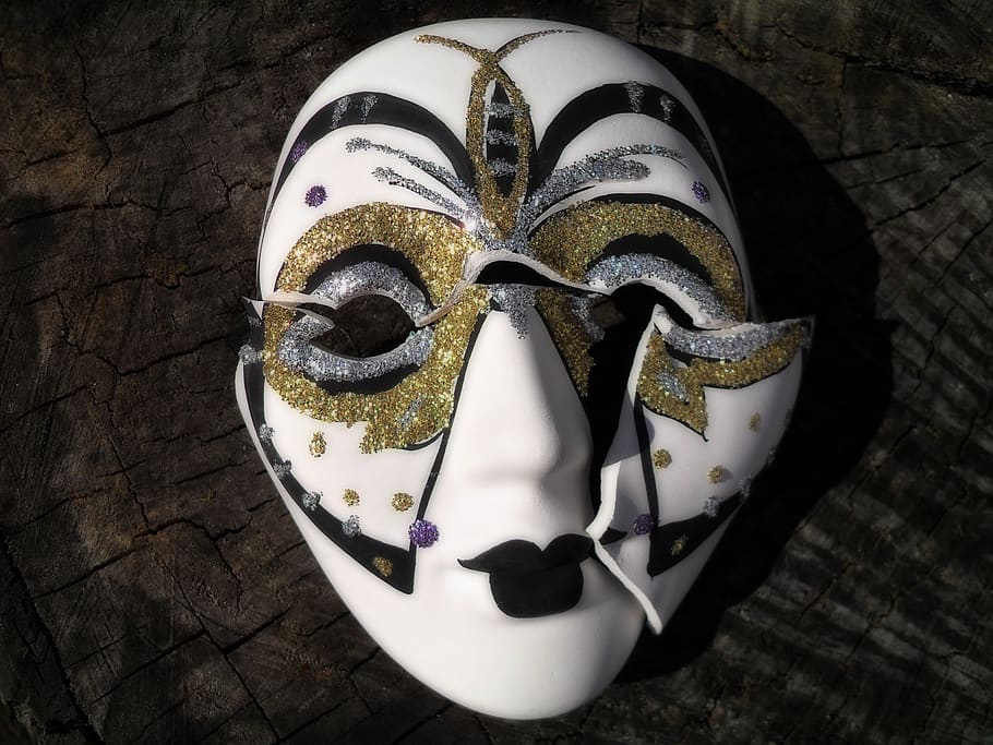 mask, broken, close up, gold, black, wood, mask face, eyes HD wallpaper