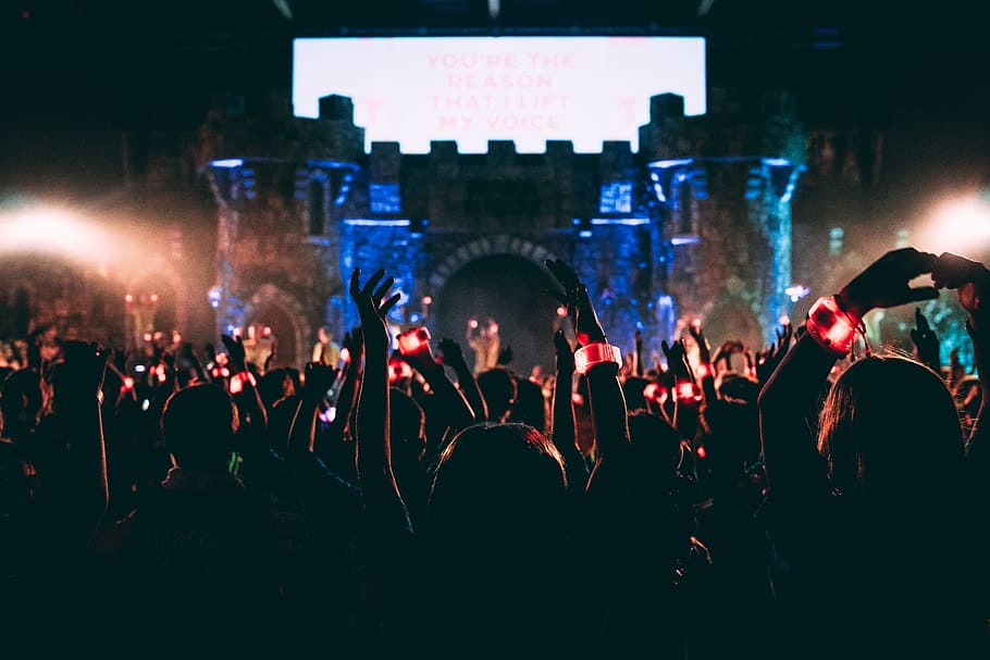 crowded people wearing LED bracelet raising hands in front of stage, HD wallpaper
