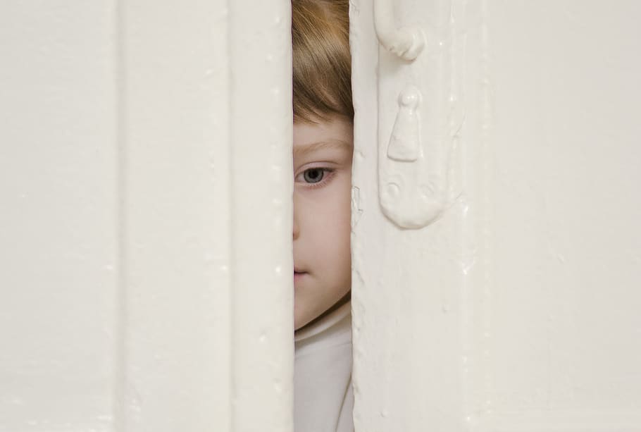 boy looking behind door, furniture, astana, crib, казахстан HD wallpaper