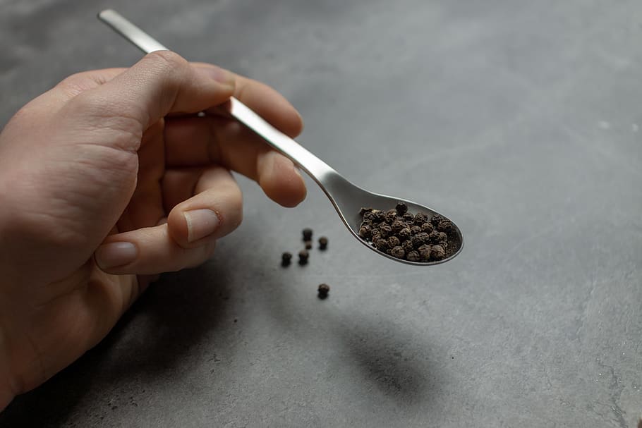 pepper, peppercorns, spoon, hand, season, cook, food, spices HD wallpaper