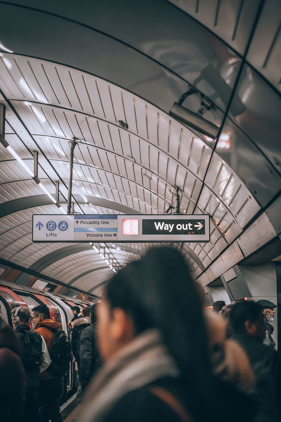 people in subway, group of people, public transportation, real people HD wallpaper