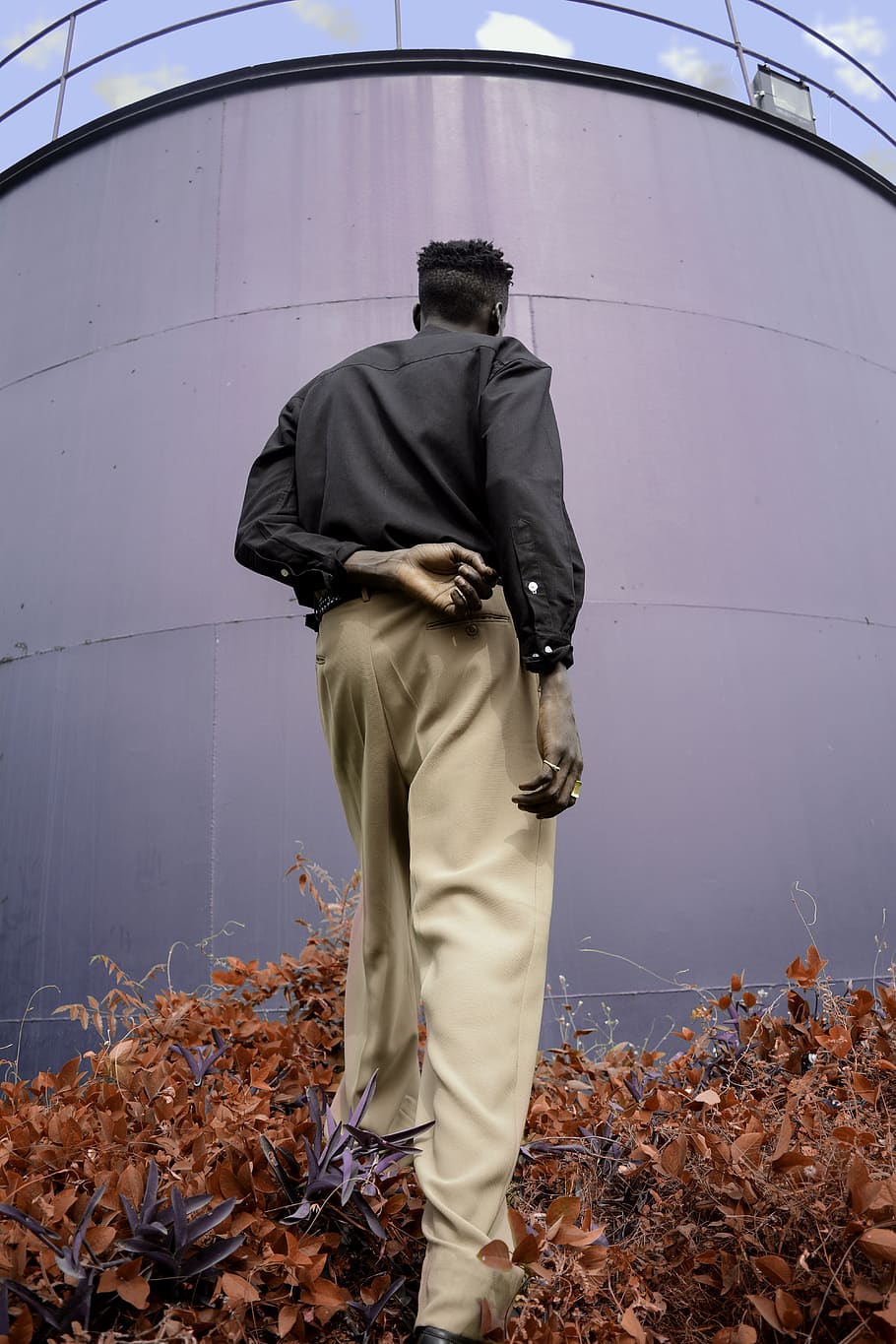 man standing facing tank, people, human, person, flower, nigeria, HD wallpaper