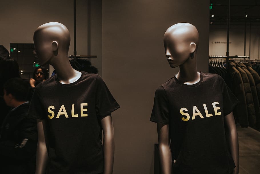 two mannequins with black Sale graphic crew-neck t-shirts, human representation, HD wallpaper