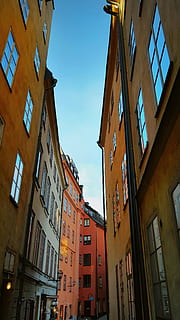 narrow pathway between buildings, home decor, walkway, södermalm HD wallpaper