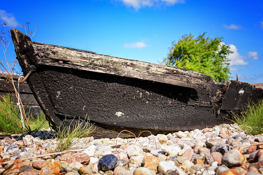 boat, burned, coast, rustic, north sea, sky, stones, denmark HD wallpaper