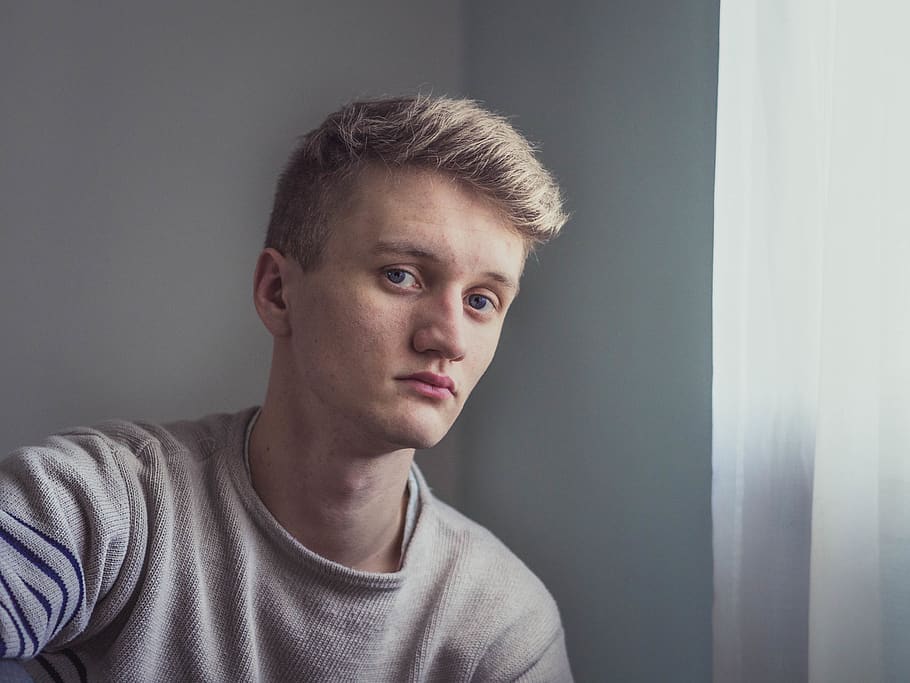 man wearing gray top, portrait, headshot, one person, indoors HD wallpaper