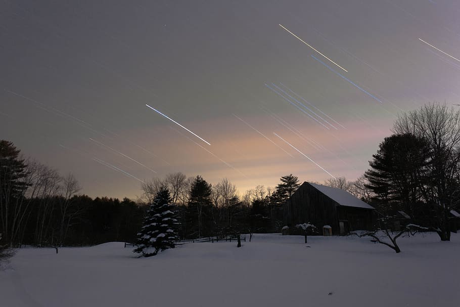 snow-covered house surrounded by trees during nighttime, barn HD wallpaper