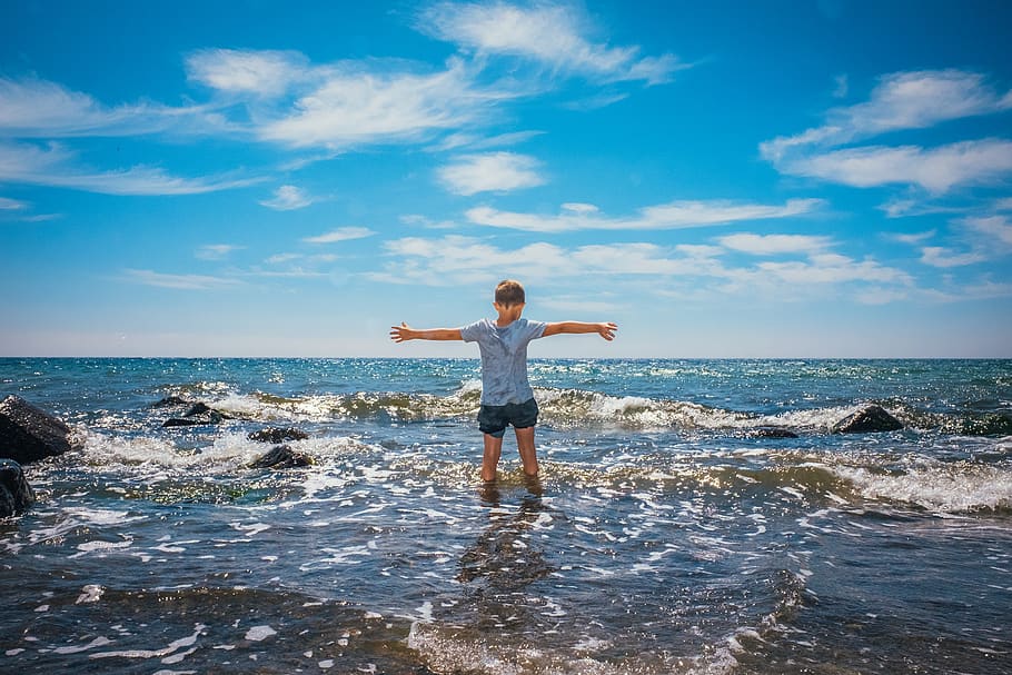 beach, summer, boy, water, sky, vacation, holliday, sun, sea HD wallpaper