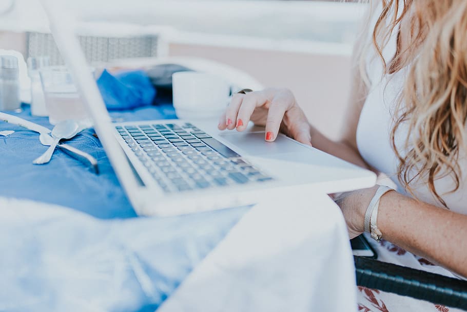 woman sitting near table using laptop computer, bokeh, blur, work HD wallpaper
