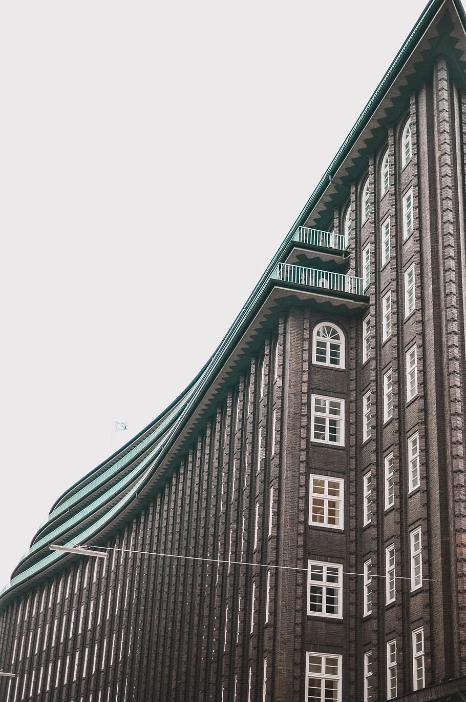 brown concrete building, city, town, high rise, urban, office building HD wallpaper