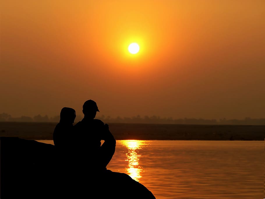 sunset, couple, river, love, romantic, romance, people, silhouette HD wallpaper