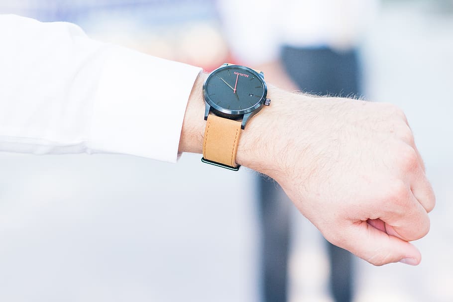 person using watch displaying 10:00 time, wristwatch, human, hand HD wallpaper